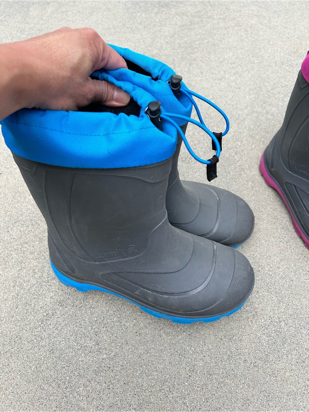 Boys KAMIK size 5 youth
